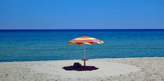 Un ombrellone in spiaggia